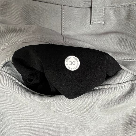 Lululemon Commission Pant Classic Fit Warpstreme MENS 30 x 28 Grey Chino - Picture 3 of 10